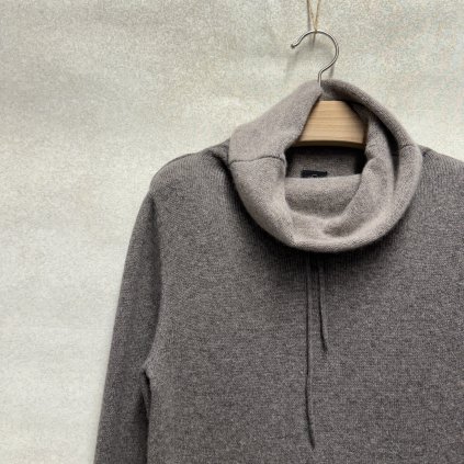 Moka měkoučký rolák se šňůrkou z vlny a kašmíru