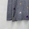 Šedý merino svetr s hvězdičkami s podílem kašmíru
