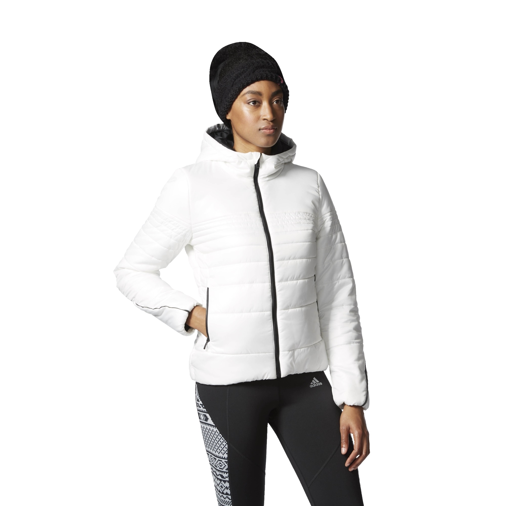 AP8673_APP_on-model_standard_white