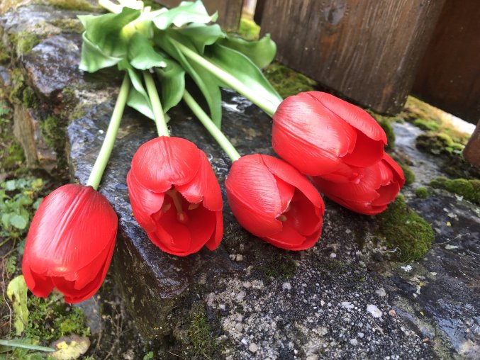 Červené umělé tulipány latexové 40 cm