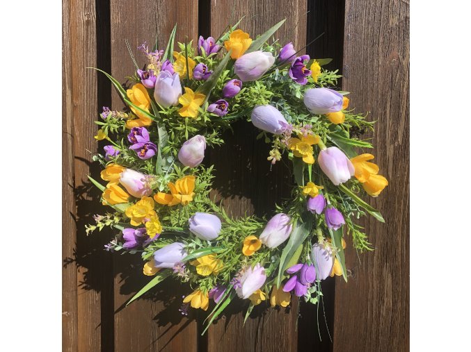 Jarní věnec na dveře tulipány a krokusy 38 cm