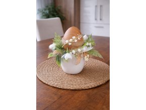 Jarní dekorace vajíčko v keramické skořápce