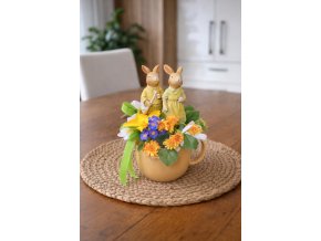 Jarní dekorace na stůl hrneček se zajíčky