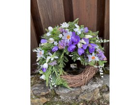 Jarní věnec na dveře