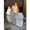 Keramický svícen domek na čajovou svíčku 20x16 cm