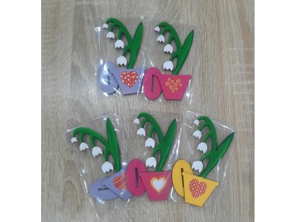 Jarní dekorace konvalinky ve stojánku