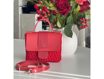 3387 hackovana kabelka michelle cervena