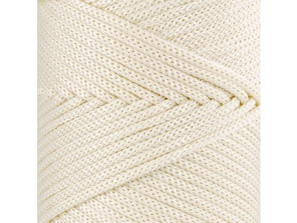 PP XL Macrame 3 mm – 017 Creme