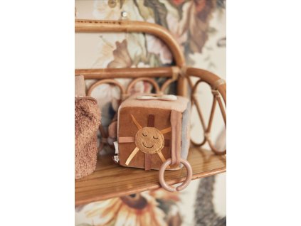 Textilná aktivítna kocka Jollein s motívom jarnej záhrady pre bábätká