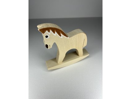 Koník na kolieskach – ručne vyrobený drevený koník, bočný pohľad, slovenská výroba