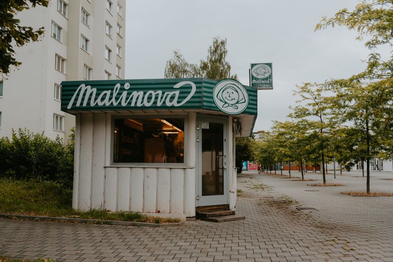 Plzeň - Skvrňany (u supermarketu Albert)