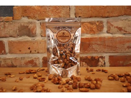 Křupavé karamelizované arašídy, pečené