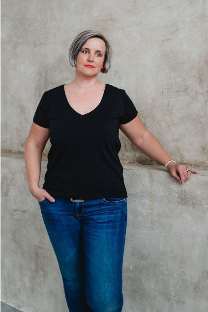 Dámské tričko BASIC "V" black (Velikost XS)