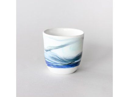 Pohárek z porcelánu