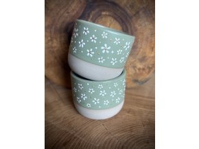 Hrníček plný kytiček