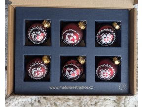 Skleněné baňky s ornamentem