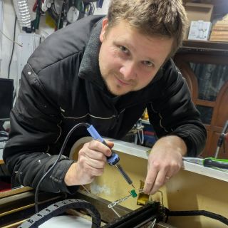 Když jsem v mládí dělal mojemu starečkovi závozníka a v době žní se polámal kombajn, tak stareček s nadhledem pronesl...