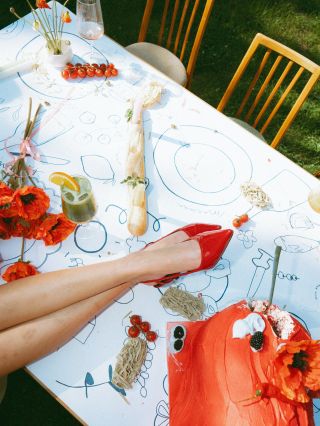 Spicy hot wedding🌶️. Společně s celým týmem jsme vytvořili editorial s italským vibem horkého léta, kde jsem malovala...