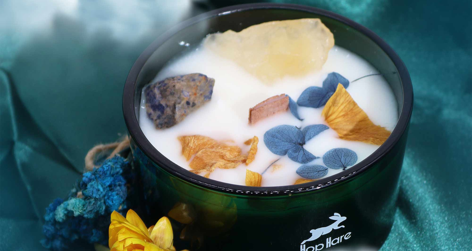 Hop Hare - Když světlo svíčky vypráví příběh