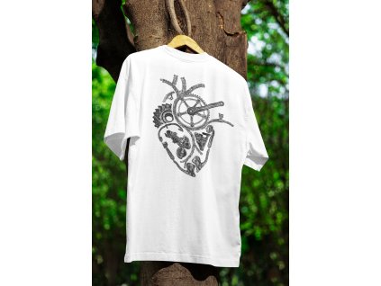 mockup of an oversized tee hanging from a tree m39840 (19)