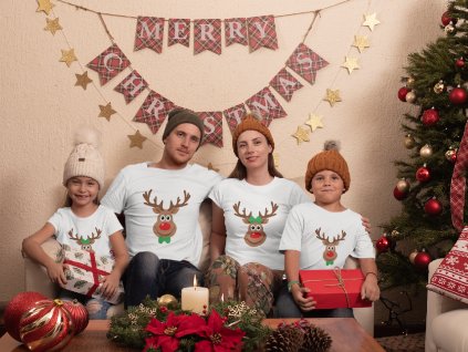 t shirt mockup of a family at their christmas decorated living room 30198