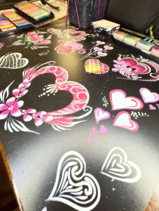 🩷🤍❤️ #malujemeface #valentinesfacepainting #practiseboard #valentinepractise #malovaninaoblicej