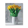 Banda žlutých tulipánů