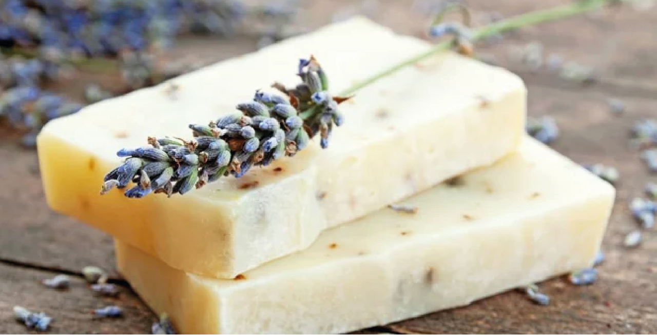Jak si doma vyrobit voňavé mýdlo