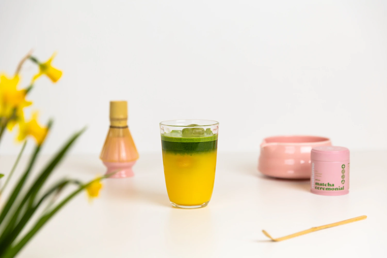 Jak připravit orange fresh matcha - hotový nápoj