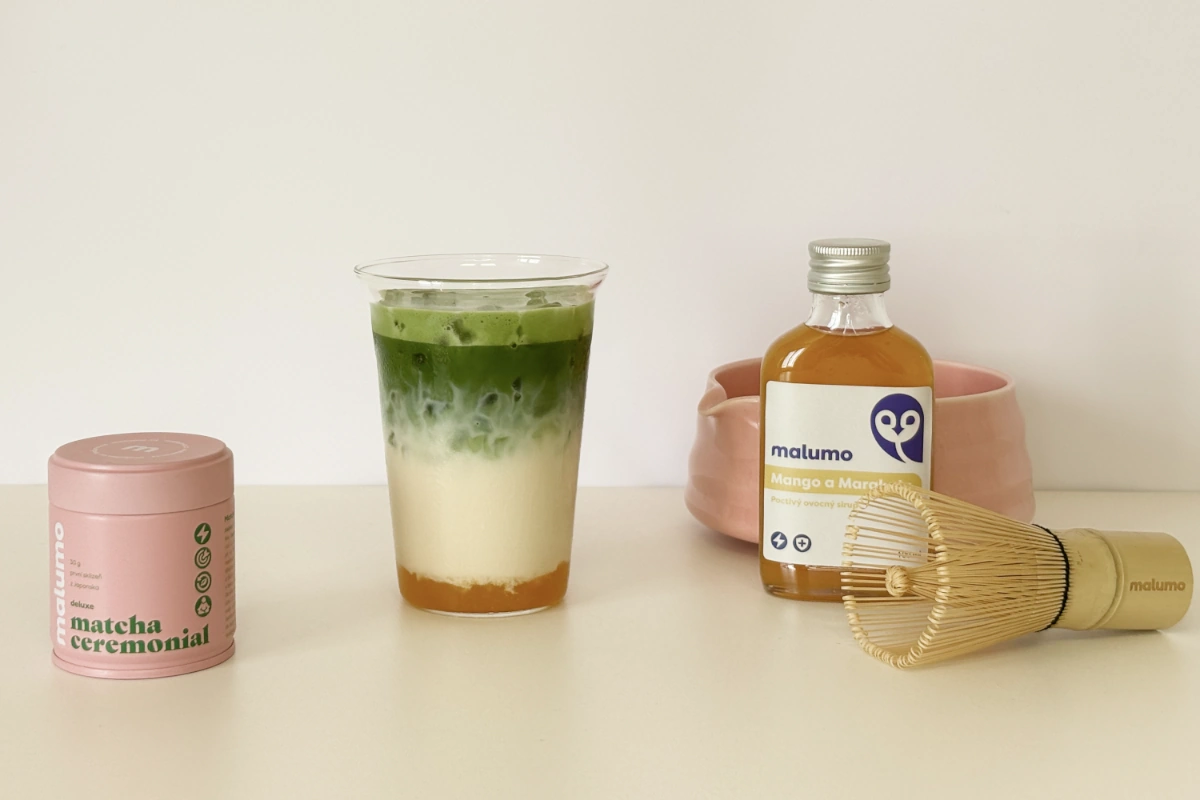 Mango marakuja matcha latté