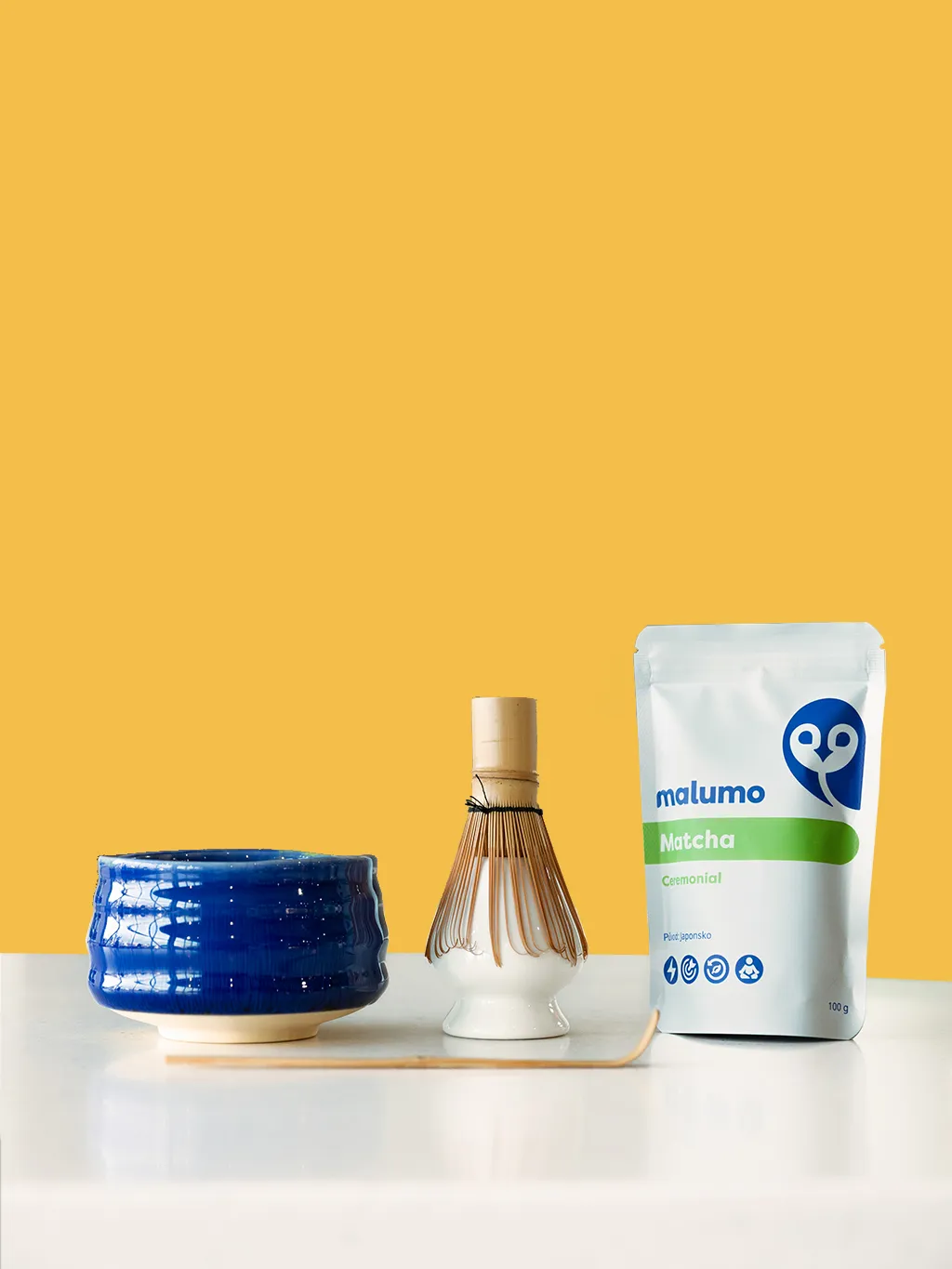 Co obsahuje modrý matcha set od Malumo