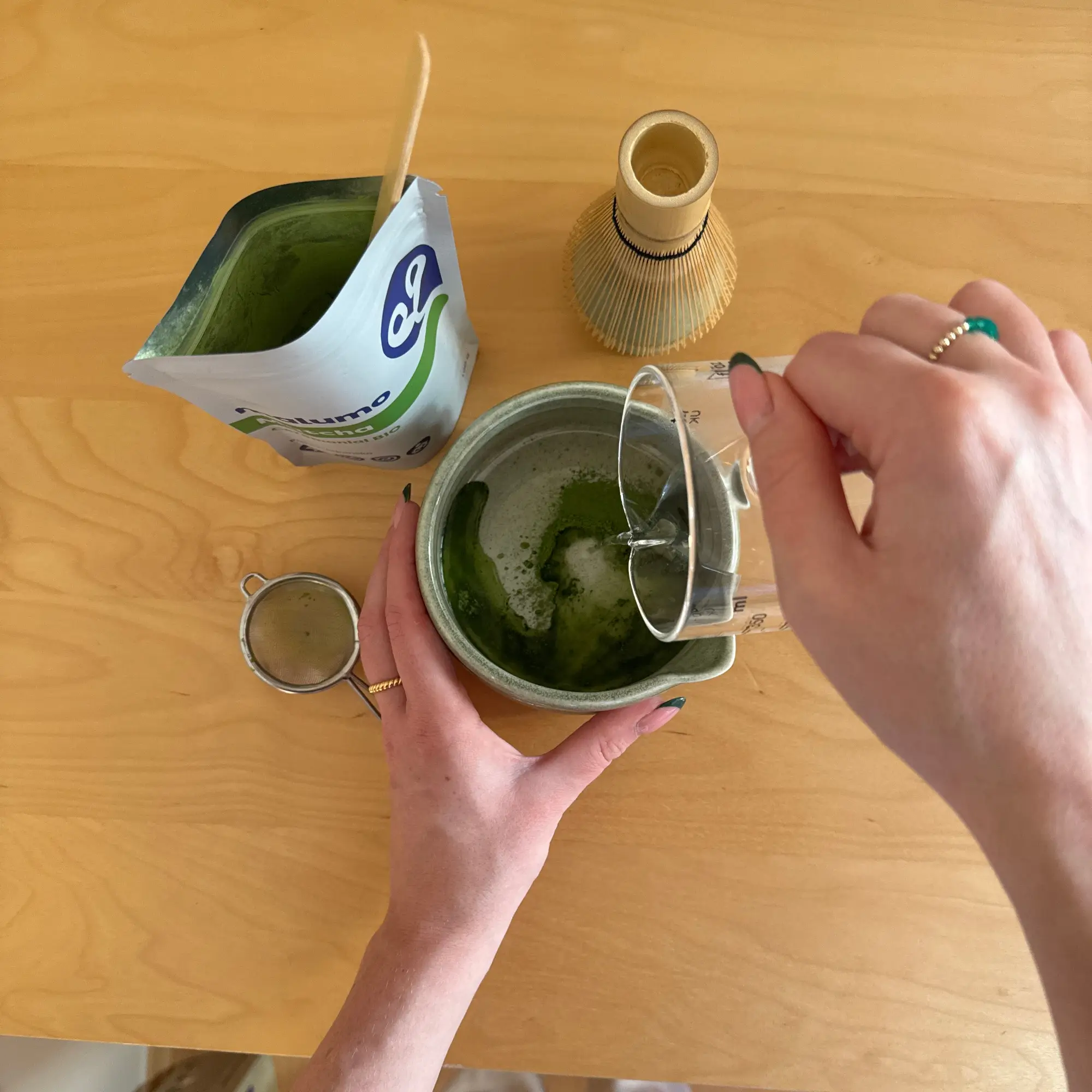 Zaliatie vodou ohriatou na 70-80 °C