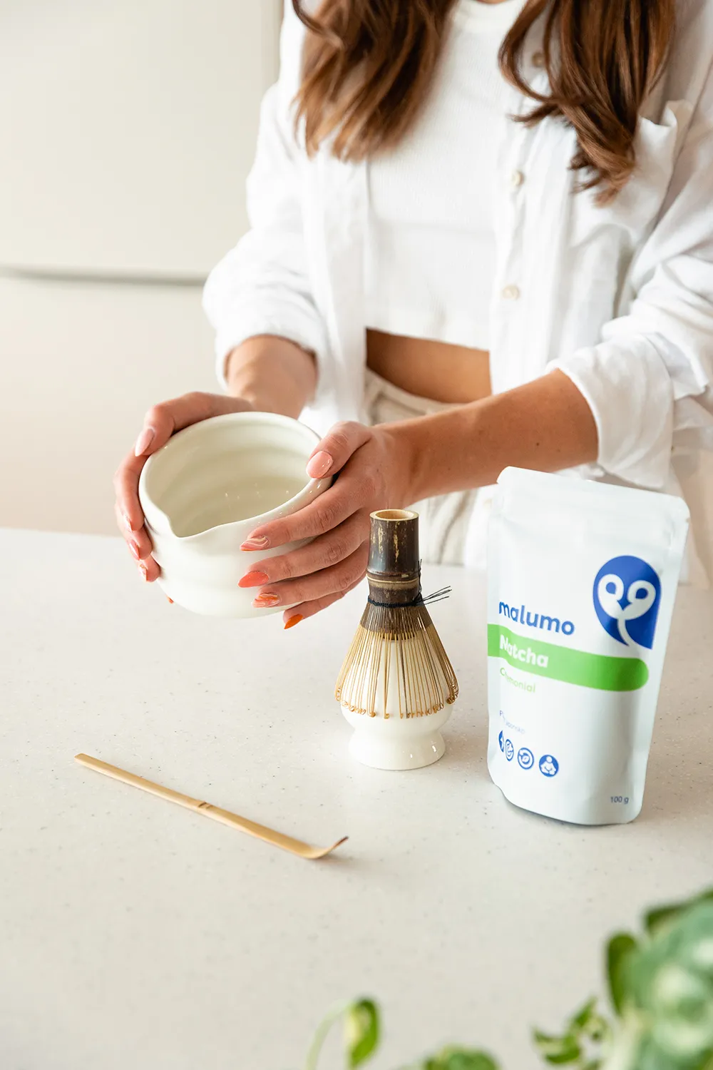 Prečo matcha set biely?