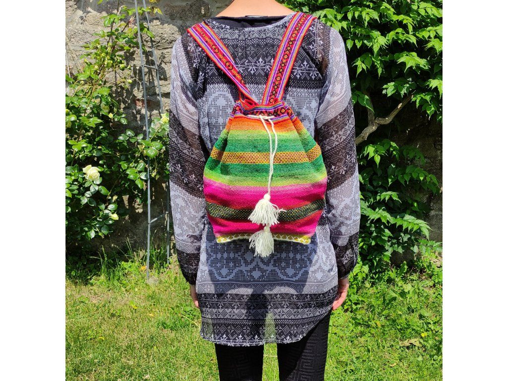 Mochila tejida de colores de Cusco 3