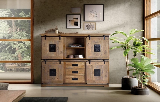 Dřevo, které vypráví příběh: Spojení exotiky, designu a industriálu v jedinečné kolekci