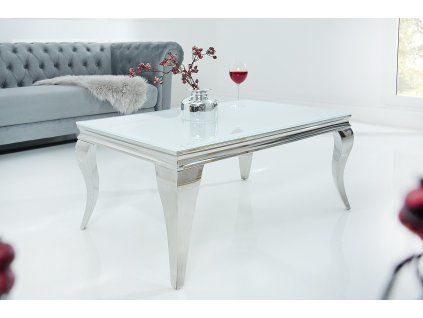 Designový konferenční stolek v interiéru