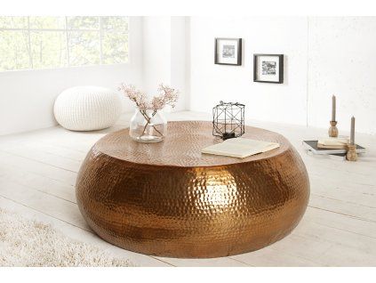 Designový konferenční stolek v interiéru