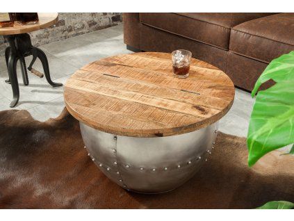 Designový konferenční stolek v interiéru