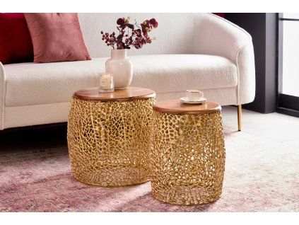 Sada 2 konferenčních stolků v interiéru