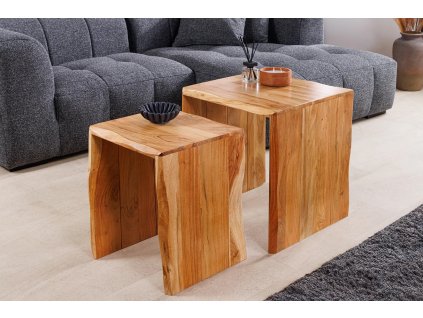 Designový set stolků z akácie