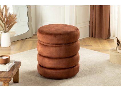 Stylový rezavě hnědý taburet s úložným prostorem.