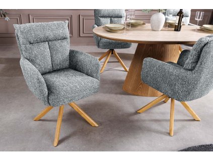 Designová šedá otočná židle Big Gina Oak s dřevěnými nohami.