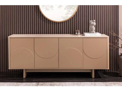 Designový moderní příborník Salon Natural se čtyřmi dvířky.