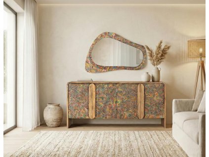 Designová komoda orientálního stylu v interiéru