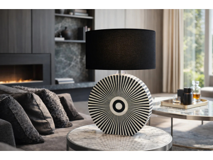Stylová stolní lampa v interiéru