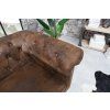 Detail Chesterfield prošívání a cvočků