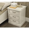 Krásným bílý noční stolek v klasickému stylu z kolekce Isabelle
