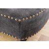 Elegantní šedá lenoška Chesterfield v sametu