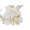 Detail na designovou umělou orchidej