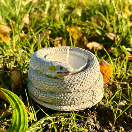 dekorace k vymalování hadí svícen